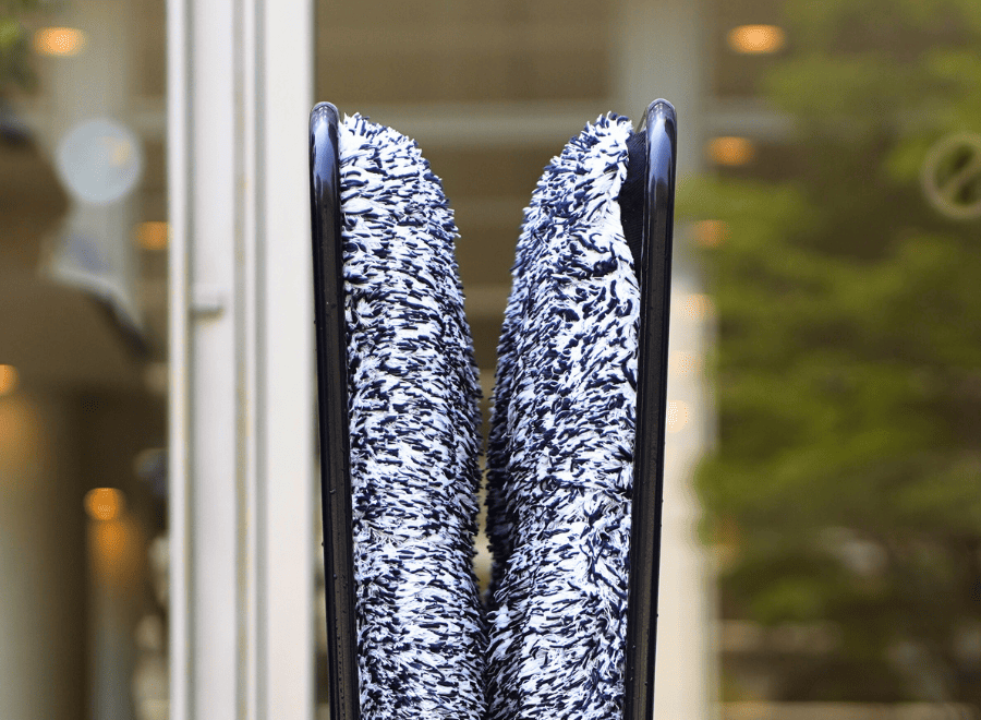 雨の日必需品!傘のしずく落とし|RAINBUSTER(レインバスター)マットの中に傘を通すだけ。袋、電気不要でエコ